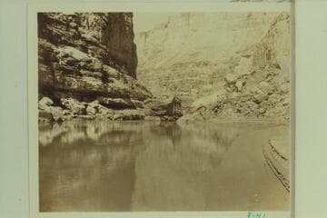 Up at Boulder Narrows. Lees Ferry gauge: 1,450 cfs