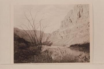Upriver from above Spring Canyon. From Mile 204.2