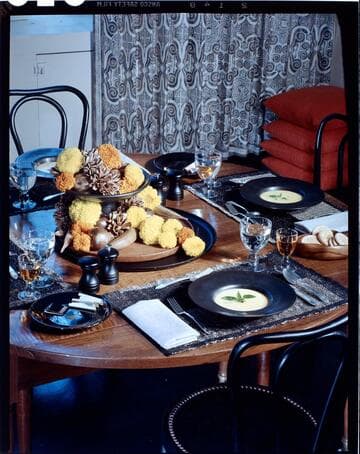 [Dining tables]