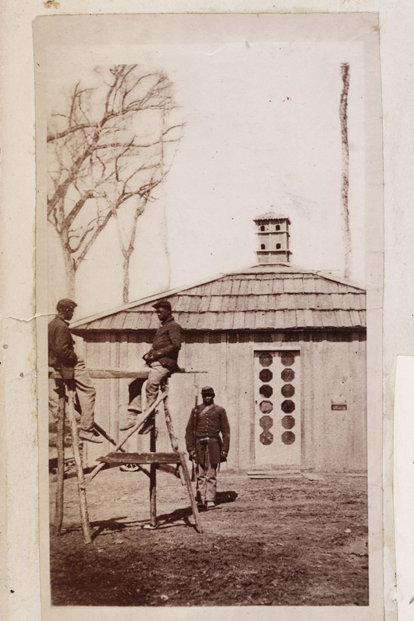 CivilWarB Civil war photograph of black soldiers