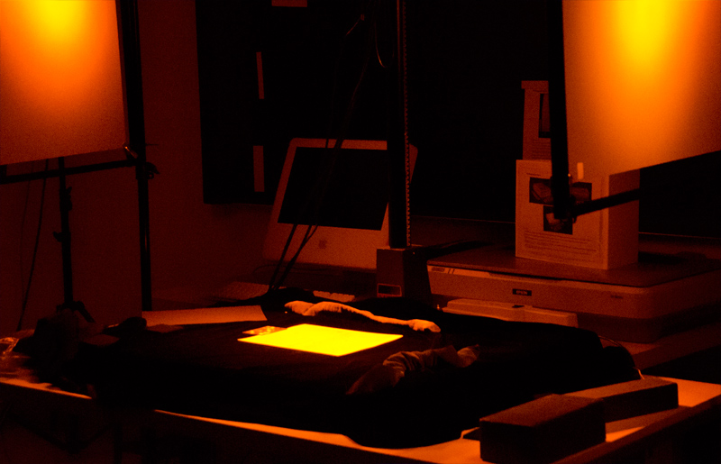 Spectral imaging in lab with orange light Spectral imaging in lab with orange light